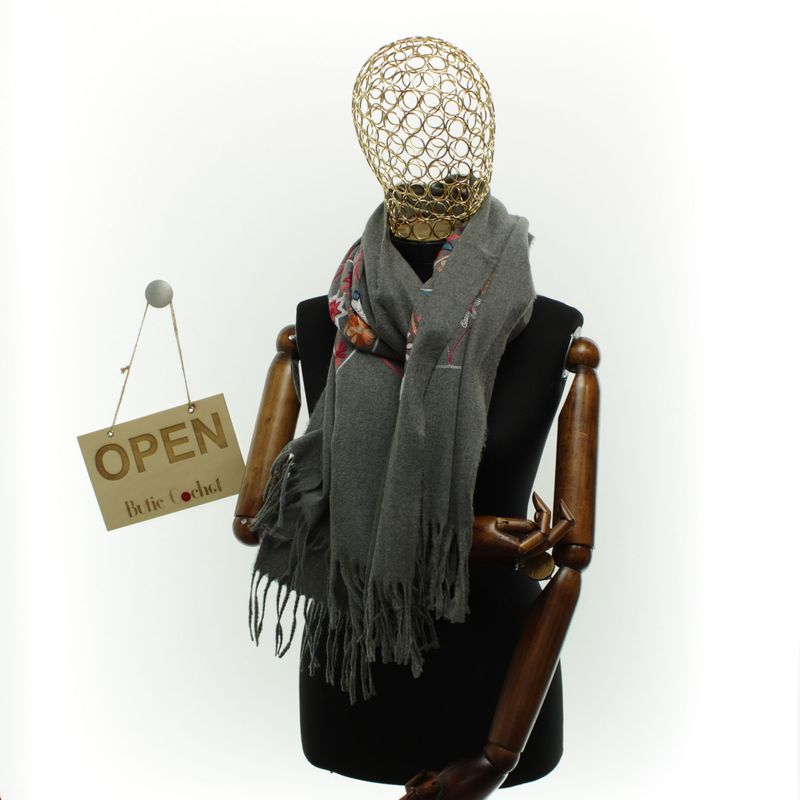 Fashion, accesorii si bijuterii - Femei - Accesorii femei - Esarfe si fulare femei - Esarfa dama, din lana, Buticcochet, 70x180 cm, model cu boderie, Gri - ES3466 - Infinity.ro