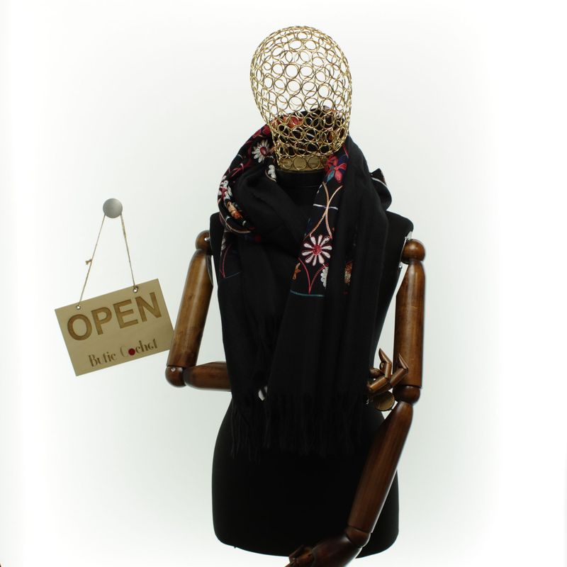Fashion, accesorii si bijuterii - Femei - Accesorii femei - Esarfe si fulare femei - Esarfa dama, din lana, Buticcochet, 70x180 cm, model cu boderie, Negru - ES3462 - Infinity.ro