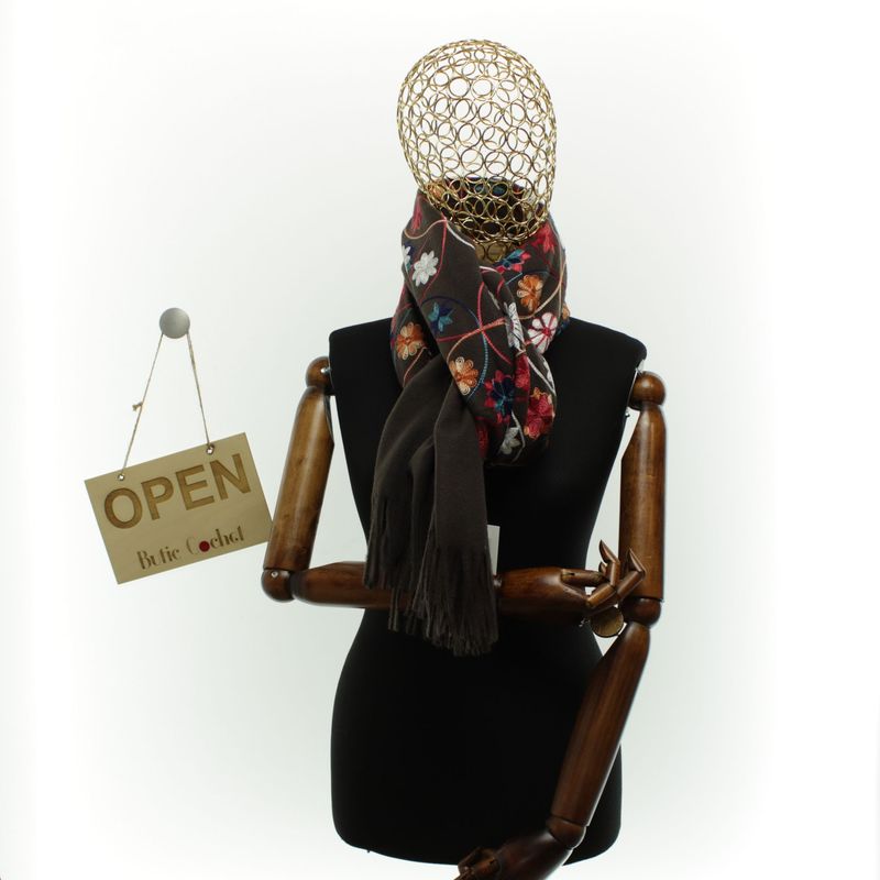 Fashion, accesorii si bijuterii - Femei - Accesorii femei - Esarfe si fulare femei - Esarfa dama, din lana, Buticcochet, 70x180 cm, model cu boderie, Maro inchis - ES3464 - Infinity.ro