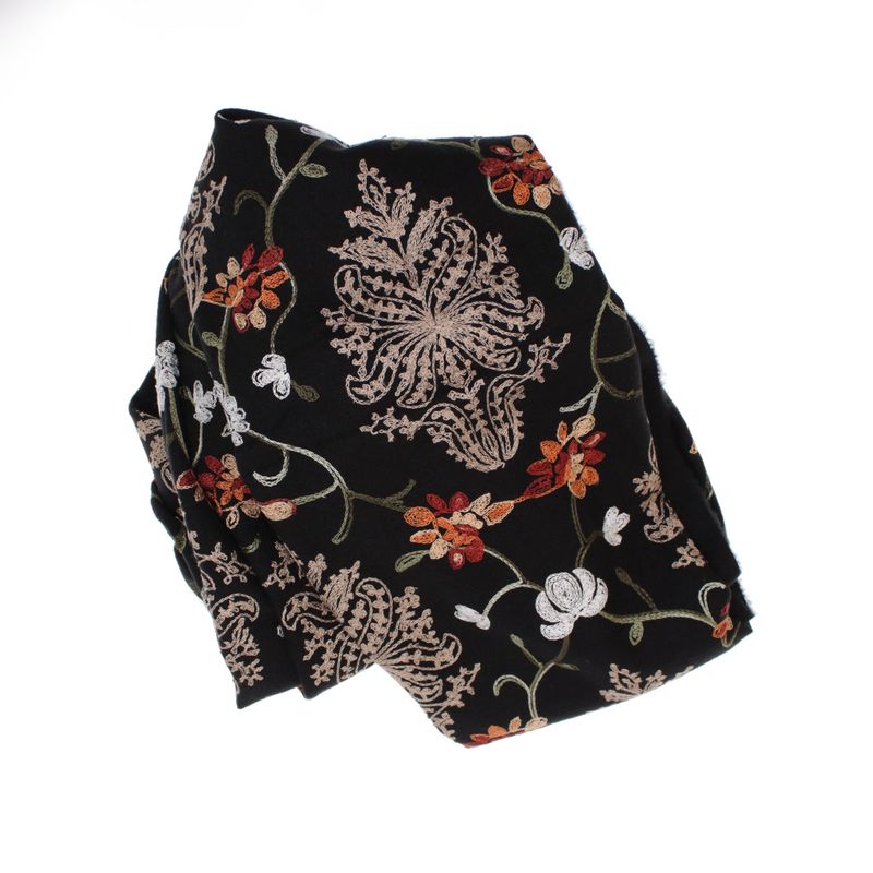 Fashion, accesorii si bijuterii - Femei - Accesorii femei - Esarfe si fulare femei - Esarfa dama, din lana, Buticcochet, 70x180 cm, model cu boderie, Negru - ES3471 - Infinity.ro