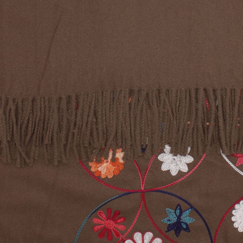 Fashion, accesorii si bijuterii - Femei - Accesorii femei - Esarfe si fulare femei - Esarfa dama, din lana, Buticcochet, 70x180 cm, model cu boderie, Maro - ES3470 - Infinity.ro