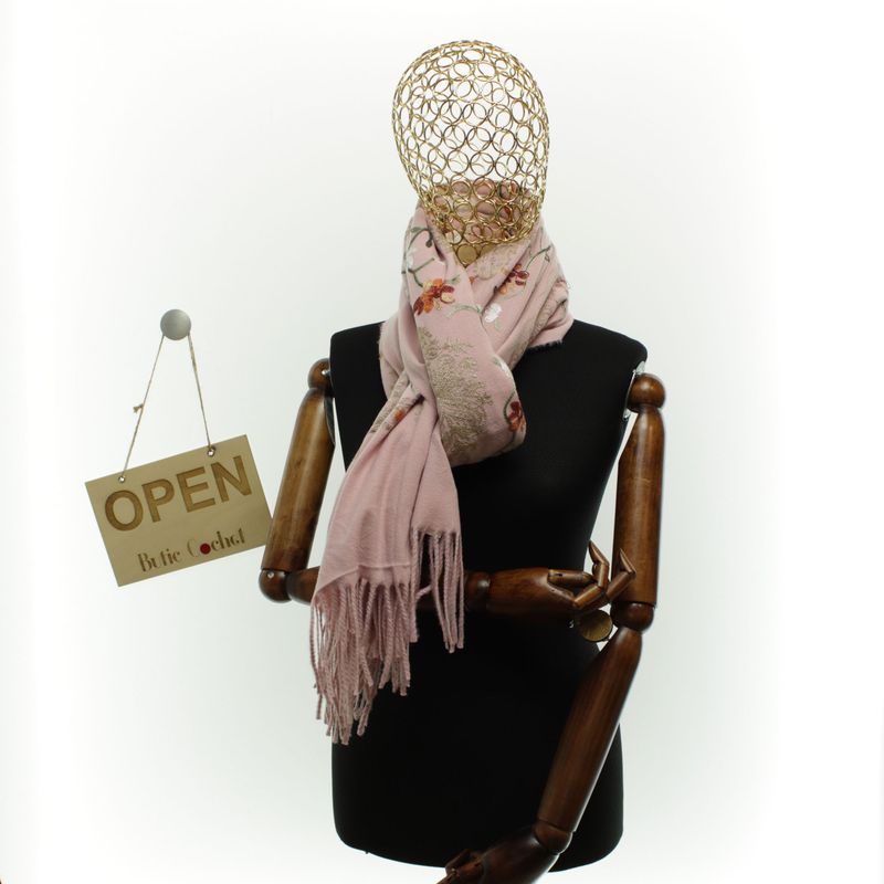 Fashion, accesorii si bijuterii - Femei - Accesorii femei - Esarfe si fulare femei - Esarfa dama, din lana, Buticcochet, 70x180 cm, model cu boderie, Roz - ES3474 - Infinity.ro