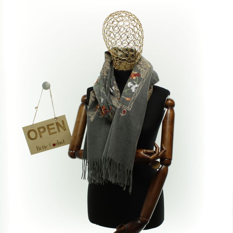 Fashion, accesorii si bijuterii - Femei - Accesorii femei - Esarfe si fulare femei - Esarfa dama, din lana, Buticcochet, 70x180 cm, model cu boderie, Gri - ES3478 - Infinity.ro