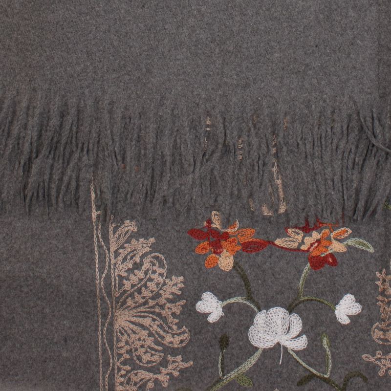 Fashion, accesorii si bijuterii - Femei - Accesorii femei - Esarfe si fulare femei - Esarfa dama, din lana, Buticcochet, 70x180 cm, model cu boderie, Gri - ES3478 - Infinity.ro
