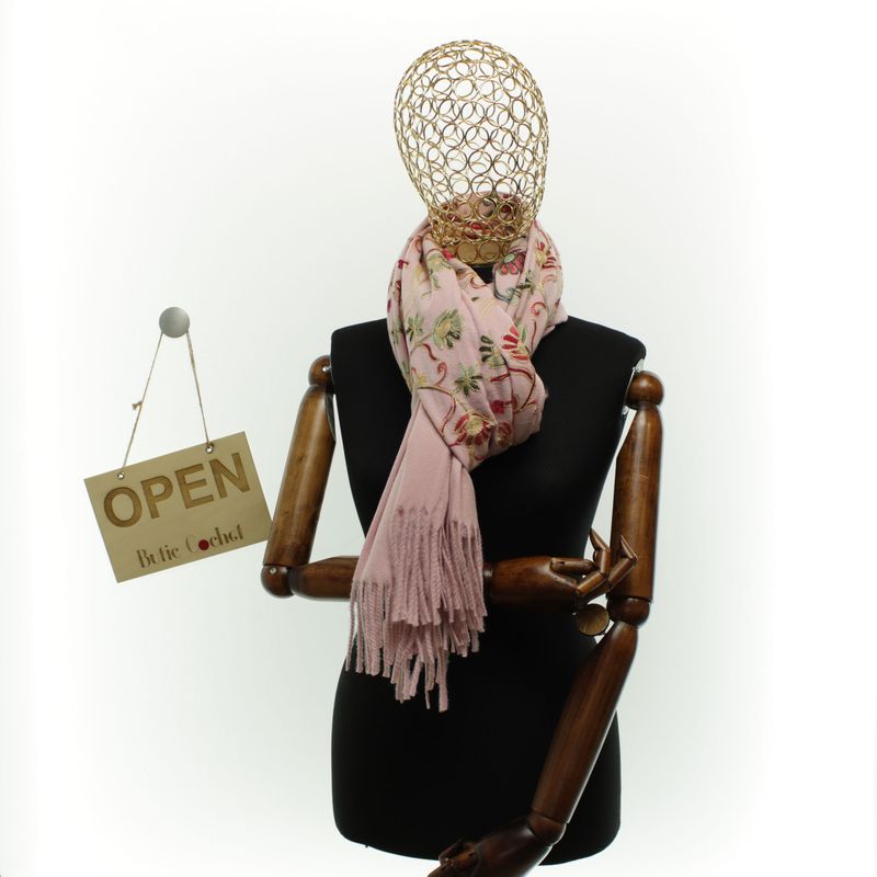 Fashion, accesorii si bijuterii - Femei - Accesorii femei - Esarfe si fulare femei - Esarfa dama, din lana, Buticcochet, 70x180 cm, model cu boderie, Roz - ES3484 - Infinity.ro