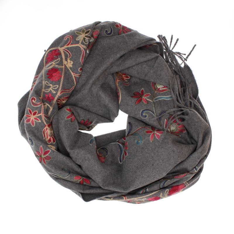 Fashion, accesorii si bijuterii - Femei - Accesorii femei - Esarfe si fulare femei - Esarfa dama, din lana, Buticcochet, 70x180 cm, model cu boderie, Gri - ES3487 - Infinity.ro