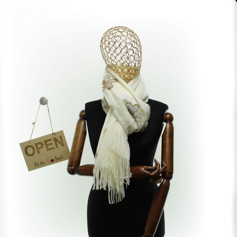 Fashion, accesorii si bijuterii - Femei - Accesorii femei - Esarfe si fulare femei - Esarfa dama, din lana, Buticcochet, 70x180 cm, model cu broderie si strasuri, Alb - ES3512 - Infinity.ro
