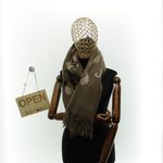 Fashion, accesorii si bijuterii - Femei - Accesorii femei - Esarfe si fulare femei - Esarfa dama, din lana, Buticcochet, 70x180 cm, model cu broderie si strasuri, Maro - ES3520 - Infinity.ro
