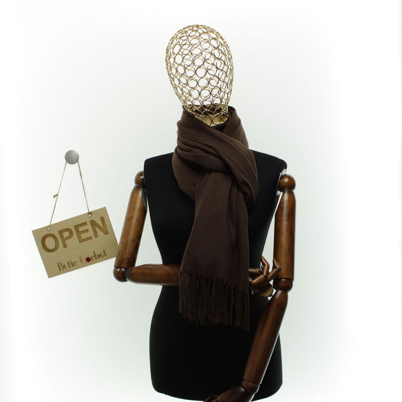 Fashion, accesorii si bijuterii - Femei - Accesorii femei - Esarfe si fulare femei - Esarfa dama, din lana, Buticcochet, 70x180 cm, cu imprimeu Uni si franjuri, maro inchis - ES3547 - Infinity.ro