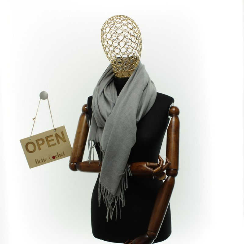 Fashion, accesorii si bijuterii - Femei - Accesorii femei - Esarfe si fulare femei - Esarfa dama, din lana, Buticcochet, 70x180 cm, cu imprimeu Uni si franjuri, Gri - ES3546 - Infinity.ro