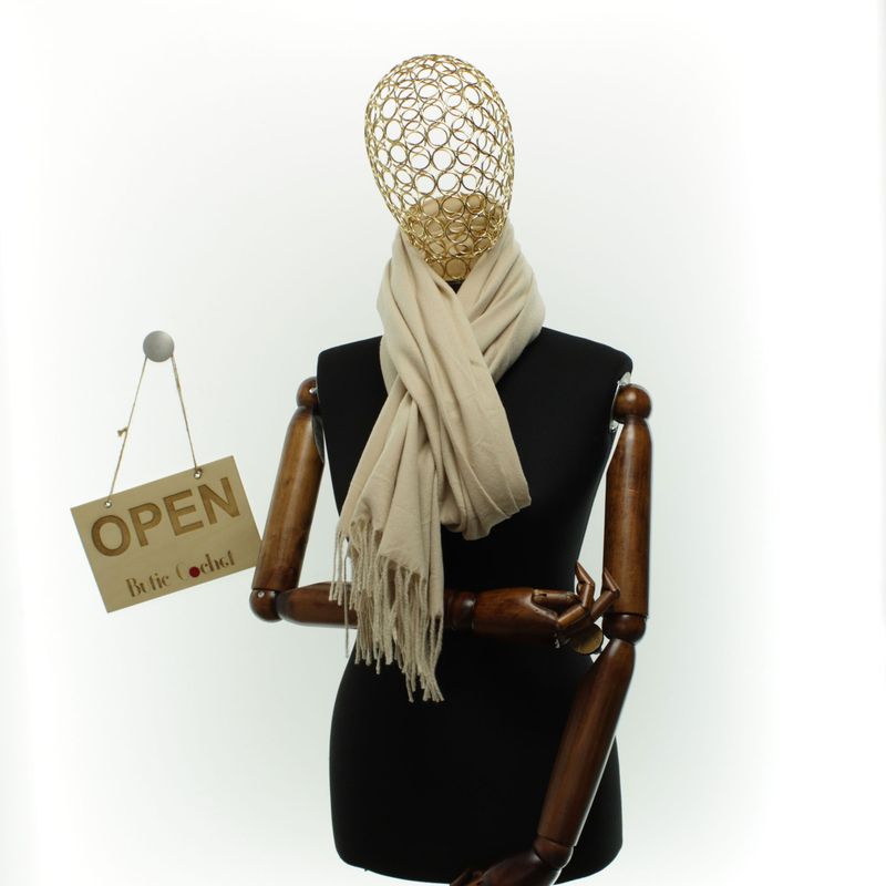 Fashion, accesorii si bijuterii - Femei - Accesorii femei - Esarfe si fulare femei - Esarfa dama, din lana, Buticcochet, 70x180 cm, cu imprimeu Uni si franjuri, Bej - ES3545 - Infinity.ro