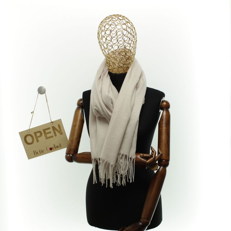 Fashion, accesorii si bijuterii - Femei - Accesorii femei - Esarfe si fulare femei - Esarfa dama, din lana, Buticcochet, 70x180 cm, cu imprimeu Uni si franjuri, Crem - ES3551 - Infinity.ro
