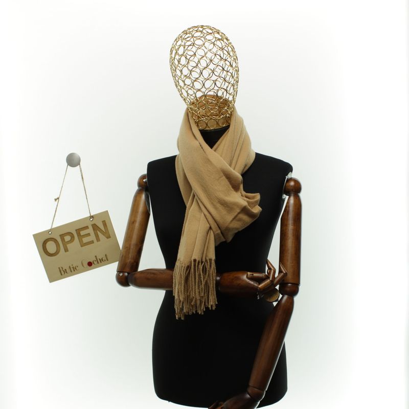 Fashion, accesorii si bijuterii - Femei - Accesorii femei - Esarfe si fulare femei - Esarfa dama, din lana, Buticcochet, 70x180 cm, cu imprimeu Uni si franjuri, Maro - ES3550 - Infinity.ro