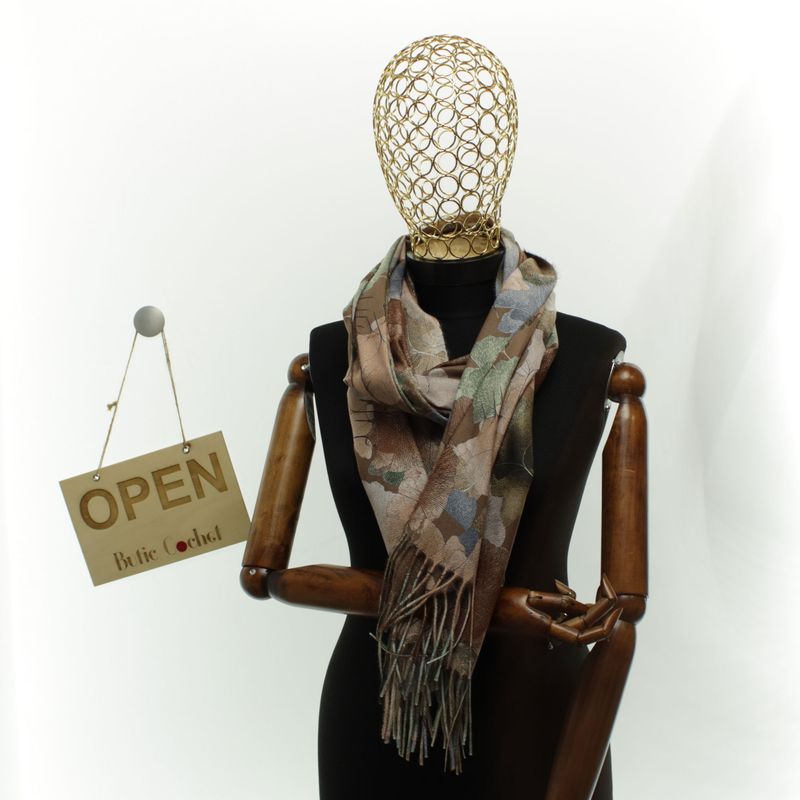 Fashion, accesorii si bijuterii - Femei - Accesorii femei - Esarfe si fulare femei - Esarfa dama, din lana, Buticcochet, 70x180 cm, imprimeu cu frunze, Maro - ES3593 - Infinity.ro