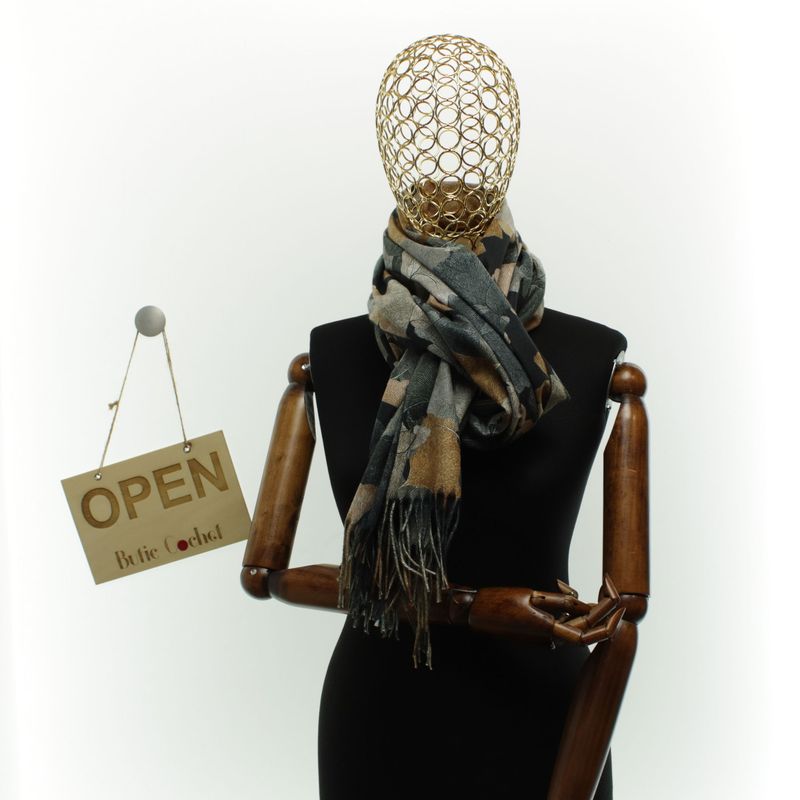 Fashion, accesorii si bijuterii - Femei - Accesorii femei - Esarfe si fulare femei - Esarfa dama, din lana, Buticcochet, 70x180 cm, imprimeu cu frunze, Negru - ES3595 - Infinity.ro
