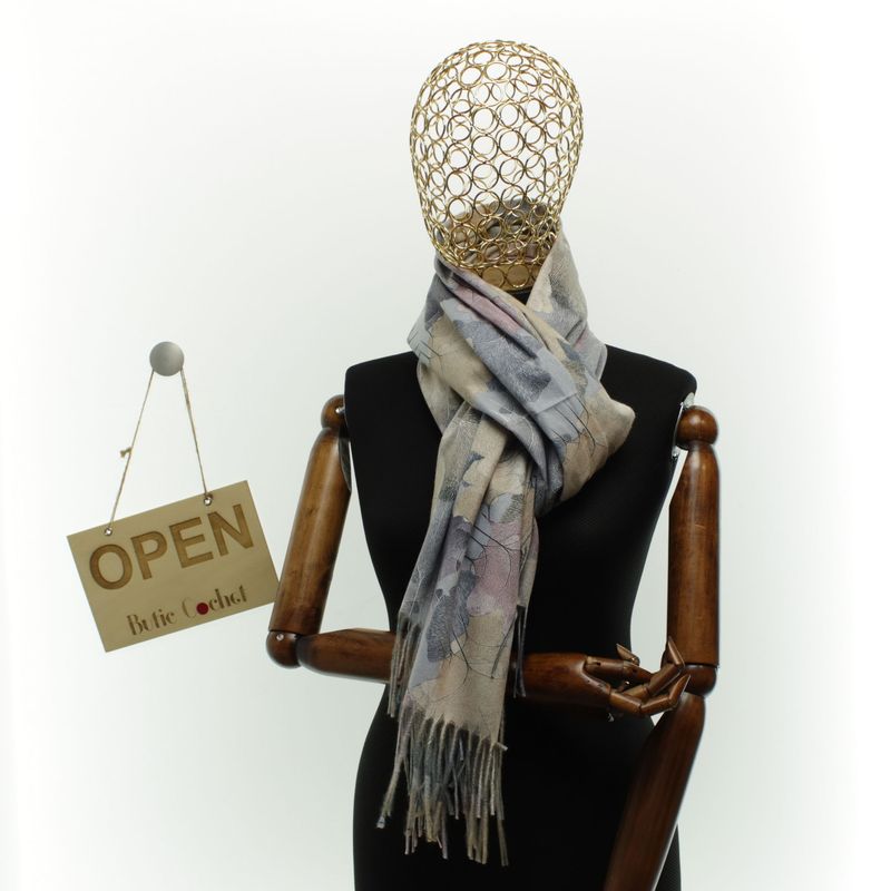 Fashion, accesorii si bijuterii - Femei - Accesorii femei - Esarfe si fulare femei - Esarfa dama, din lana, Buticcochet, 70x180 cm, imprimeu cu frunze, Multicolor - ES3596 - Infinity.ro