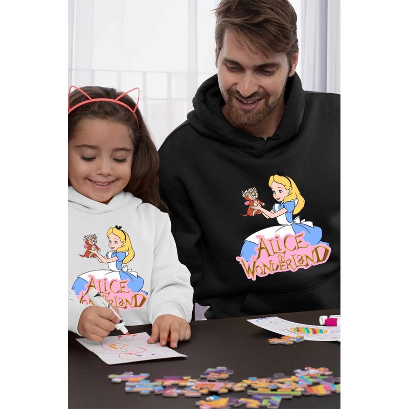 Fashion, accesorii si bijuterii - Barbati - Imbracaminte - Hanorace barbati - Hanorac Personalizat Barbati Alice Tara Minunilor Dinah, negru, marime XL - Infinity.ro