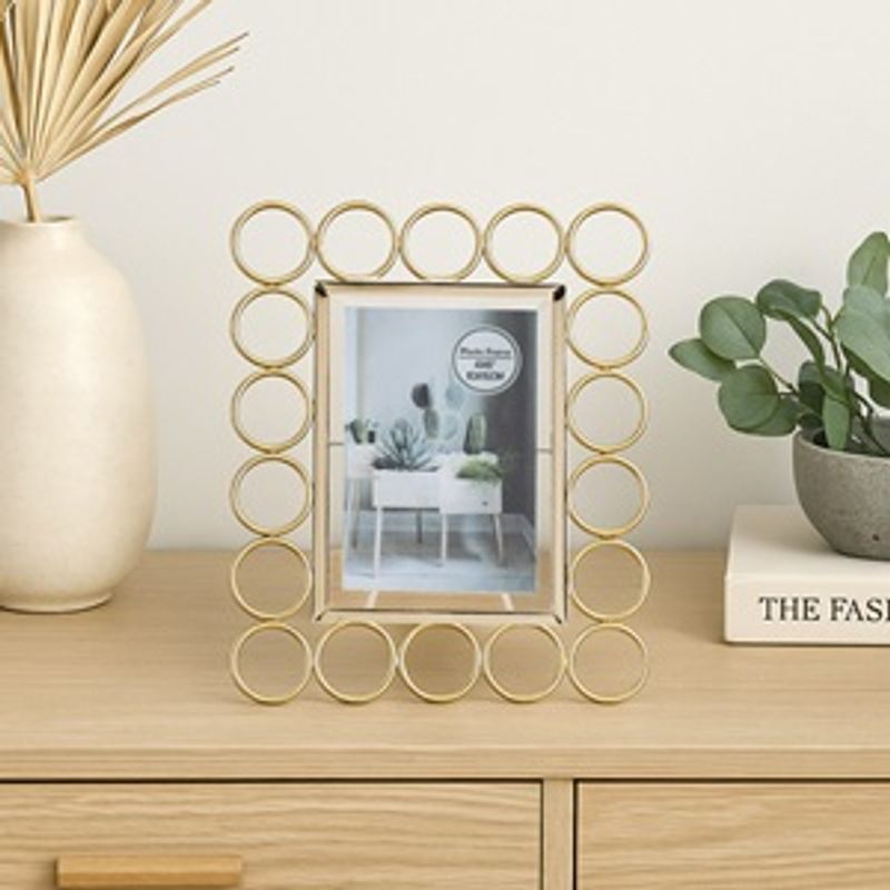 Market - Cadouri - Rame si albume foto - Rama foto decorativa metalica roz aurie cu suport si cercuri, 10x15 cm - Infinity.ro