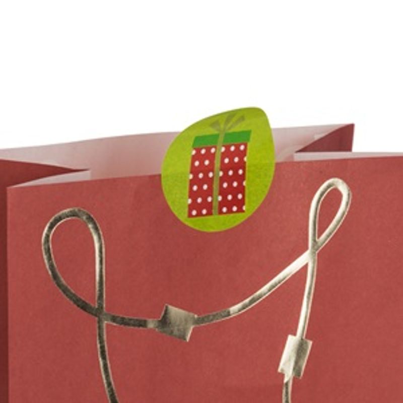 Market - Curatenie si intretinere casa - Produse bucatarie - Pungi si folii alimentare - Set 8 Pungi de Craciun din Carton cu Mos Craciun si Autocolante, 14.5x9x27cm, Rosii - Infinity.ro
