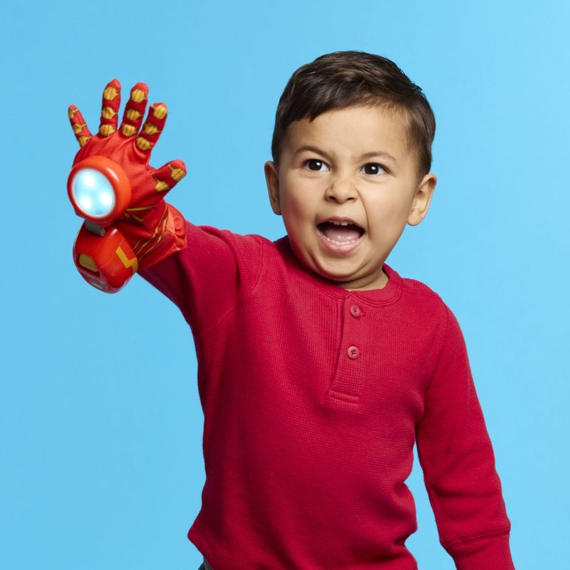 Jucarii, Copii si Bebe - Jucarii si jocuri - Jucarii de rol - Masti si costume copii - Marvel Iron Man si prietenii sai uimitori manusa repulsor cu sunete si lumini - Infinity.ro