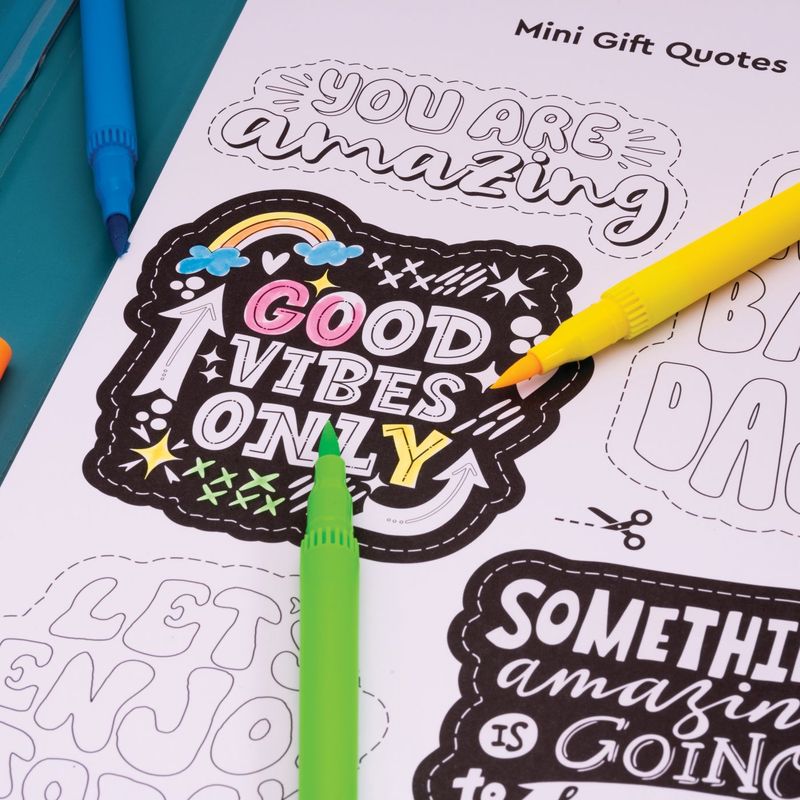 Jucarii, Copii si Bebe - Jucarii si jocuri - Jucarii & jocuri educative - Seturi pictura si desen - Happi Hobbi jurnal artistic cu markere neon - Infinity.ro