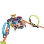 Jucarii, Copii si Bebe - Jucarii si jocuri - Jucarii & jocuri educative - Jucarii interactive - Pista de curse cu lansator si 2 masini din metal, cu sunete si lumini - Infinity.ro