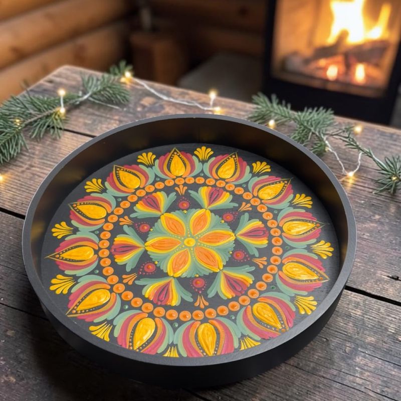 Casa si Gradina - Decoratiuni - Obiecte decorative - Accesorii decorative - Tava unicat decorativa Craciun pictata manual cu model mandala, 30 cm - Infinity.ro