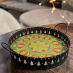 Casa si Gradina - Decoratiuni - Obiecte decorative - Accesorii decorative - Tava decorativa cadou Craciun pictata manual cu model mandala, 25 cm - Infinity.ro