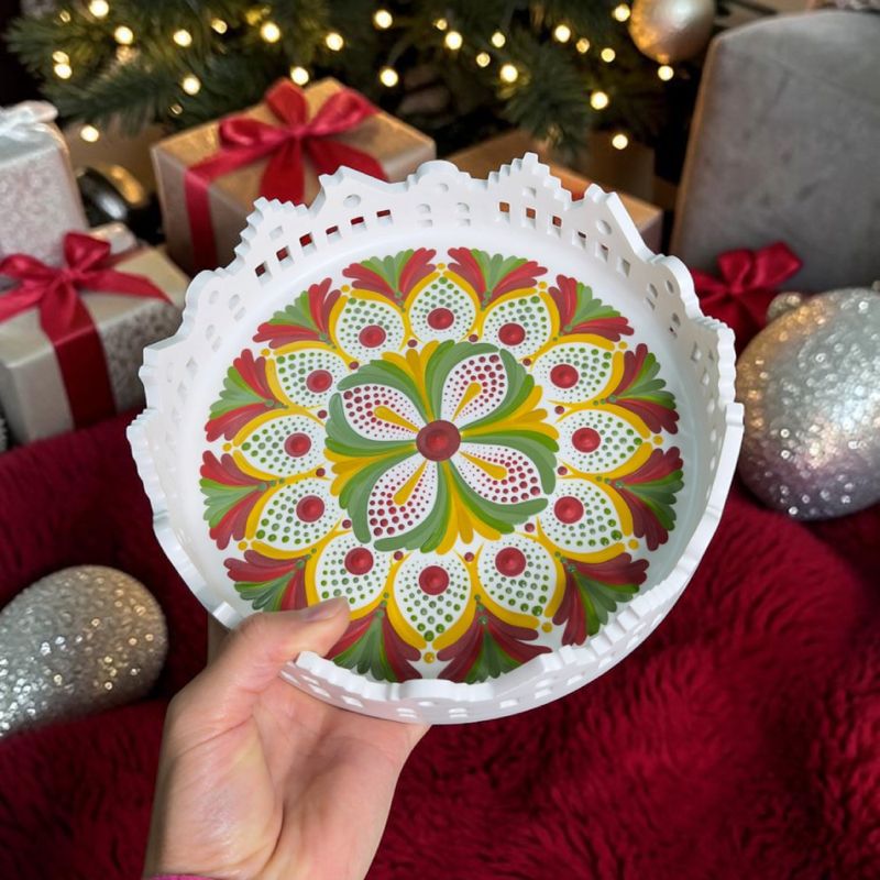 Casa si Gradina - Decoratiuni - Obiecte decorative - Accesorii decorative - Tava decorativa cadou Craciun pictata manual cu model mandala, ceramica, 20 cm - Infinity.ro
