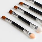 Ingrijire personala si Cosmetice - Machiaj - Aplicatoare si pensule machiaj - Set 5 Pensule de Machiaj Duble cu Peri si Burete, 7,5 cm, Negru - Infinity.ro