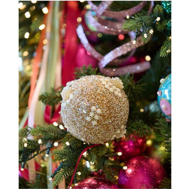 Casa si Gradina - Decoratiuni - Decoratiuni de sezon - Glob brad Craciun cu margele si flori, 10 cm, auriu - Infinity.ro
