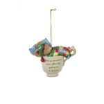 Casa si Gradina - Decoratiuni - Decoratiuni de sezon - Ornament brad Soricel dormind in ceasca, cu patura colorata si mesaj, 9 cm, multicolor - Infinity.ro