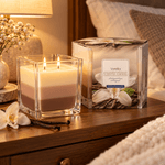 Casa si Gradina - Decoratiuni - Aromaterapie si lumanari - Lumanari si candele - Lumanare parfumata cu aroma de vanilie, in recipient din sticla, design decorativ tricolor, timp de ardere 32 ore, 170 g - Infinity.ro
