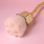 Ingrijire personala si Cosmetice - Machiaj - Aplicatoare si pensule machiaj - Pensula pentru pudra si fard de obraz, Maner auriu, Peri roz, 18 cm - Infinity.ro