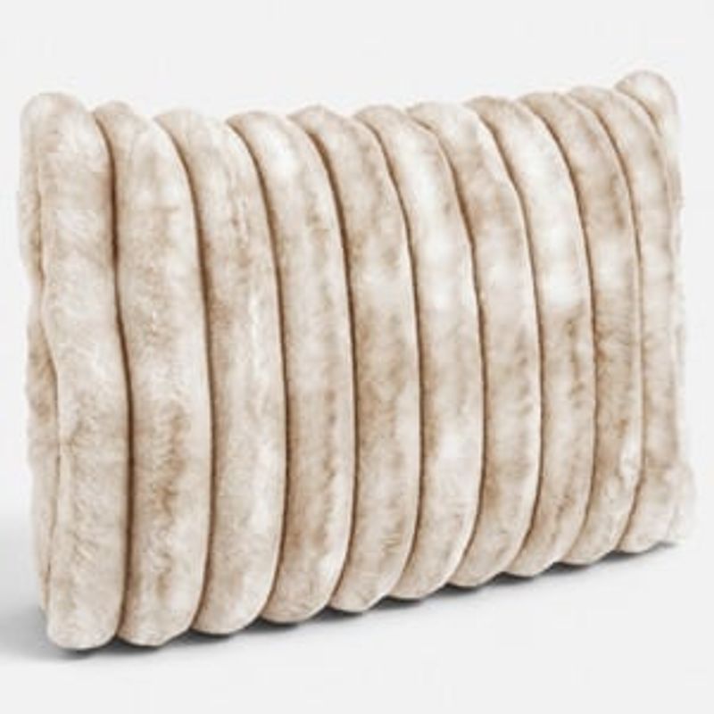 Casa si Gradina - Textile si covoare - Perne si pilote - Perne decorative - Perna Decorativa Bej din Blana Artificiala pentru Canapea 55x37cm - Infinity.ro