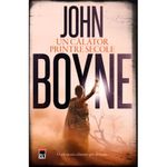 Carti si Birotica - Carti - Fictiune - Un calator printre secole, John Boyne - Infinity.ro