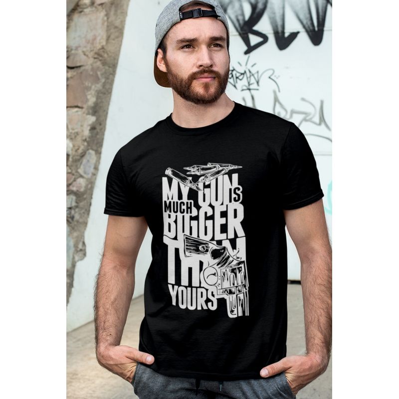 Fashion, accesorii si bijuterii - Barbati - Imbracaminte - Tricouri si bluze barbati - Tricou pentru barbati, Priti Global, My gun is much bigger than yours, cadou tatic, Negru, S - Infinity.ro