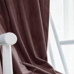 Casa si Gradina - Textile si covoare - Perdele si draperii - Draperii - Set draperie din catifea blackout cu rejansa transparenta cu ate pentru galerie, Madison, 200x210 cm, densitate 700 g ml, Temptress, 2 buc - Infinity.ro