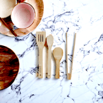 Casa si Gradina - Bucatarie si vesela - Ustensile bucatarie - Polonice, linguri si clesti de bucatarie - Set ustensile bucatarie, din bambus nontoxic, 4 piese, cleste carne, lingura, spatula, lingura scurta plata, lungime 30 cm - Infinity.ro