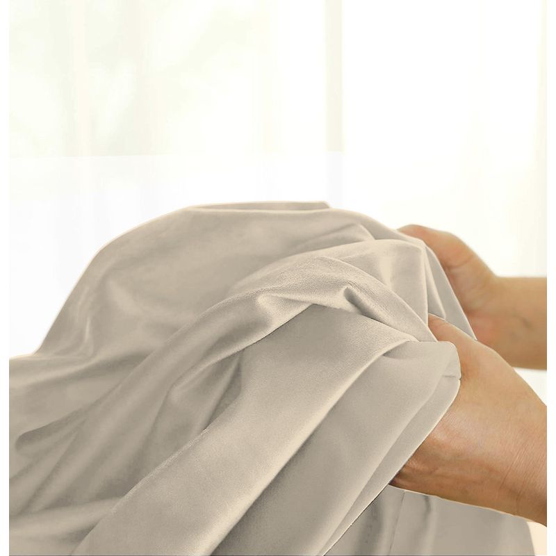 Casa si Gradina - Textile si covoare - Perdele si draperii - Draperii - Set draperie din catifea blackout cu rejansa din bumbac tip fagure, Madison, 250x215 cm, densitate 700 g ml, Winter White, 2 buc - Infinity.ro