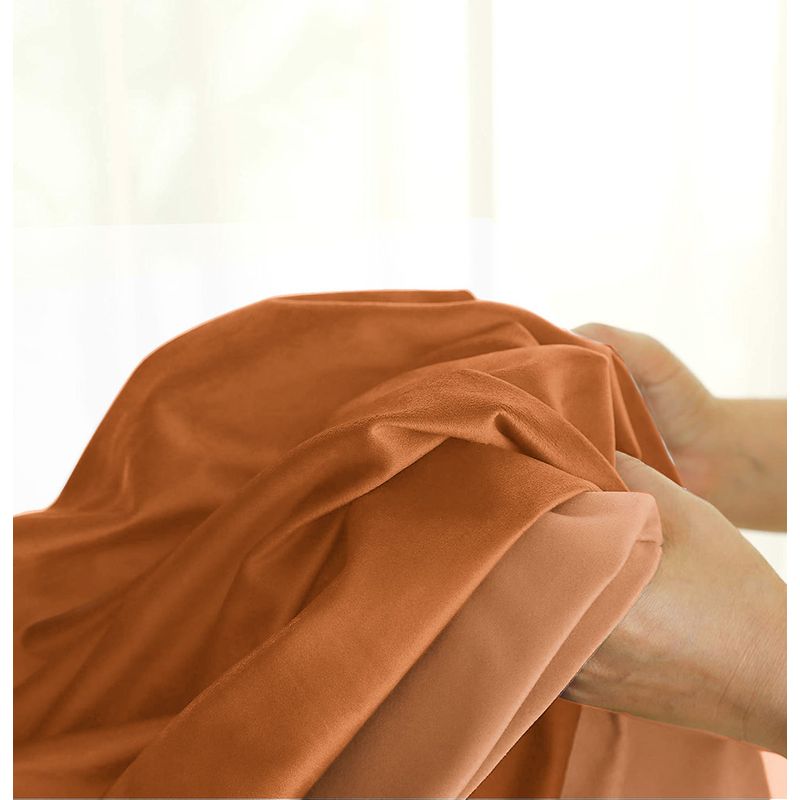 Casa si Gradina - Textile si covoare - Perdele si draperii - Draperii - Draperie din catifea blackout cu inele argintii, Madison, 250x245 cm, densitate 700 g ml, Bronze, 1 buc - Infinity.ro