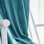 Casa si Gradina - Textile si covoare - Perdele si draperii - Draperii - Set draperie din catifea blackout cu rejansa transparenta cu ate pentru galerie, Madison, 200x270 cm, densitate 700 g ml, Casal, 2 buc - Infinity.ro