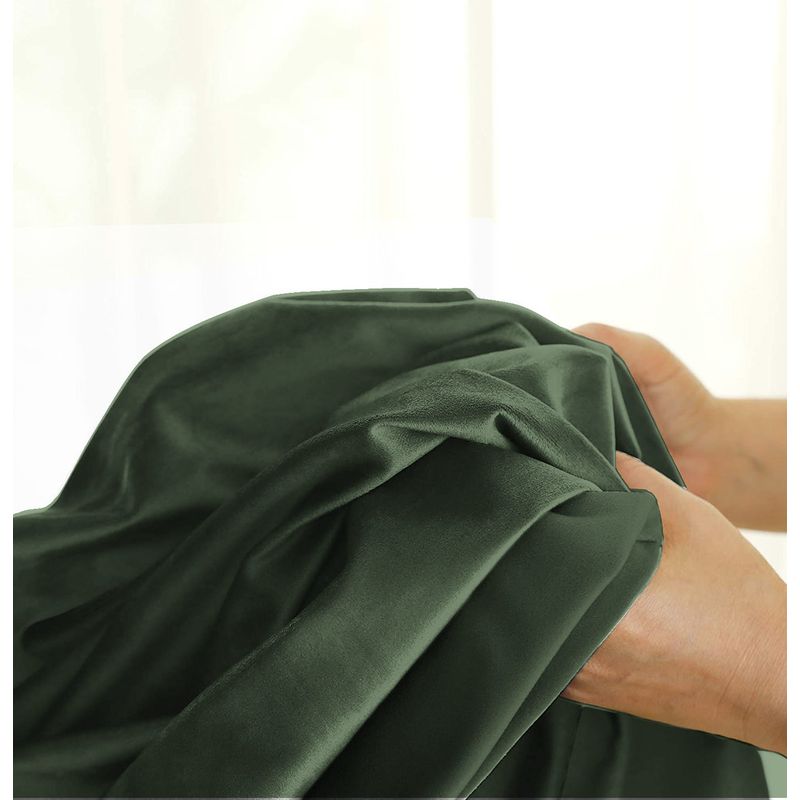 Casa si Gradina - Textile si covoare - Perdele si draperii - Draperii - Draperie din catifea blackout cu rejansa transparenta cu ate pentru galerie, Madison, 150x225 cm, densitate 700 g ml, Kelp, 1 buc - Infinity.ro