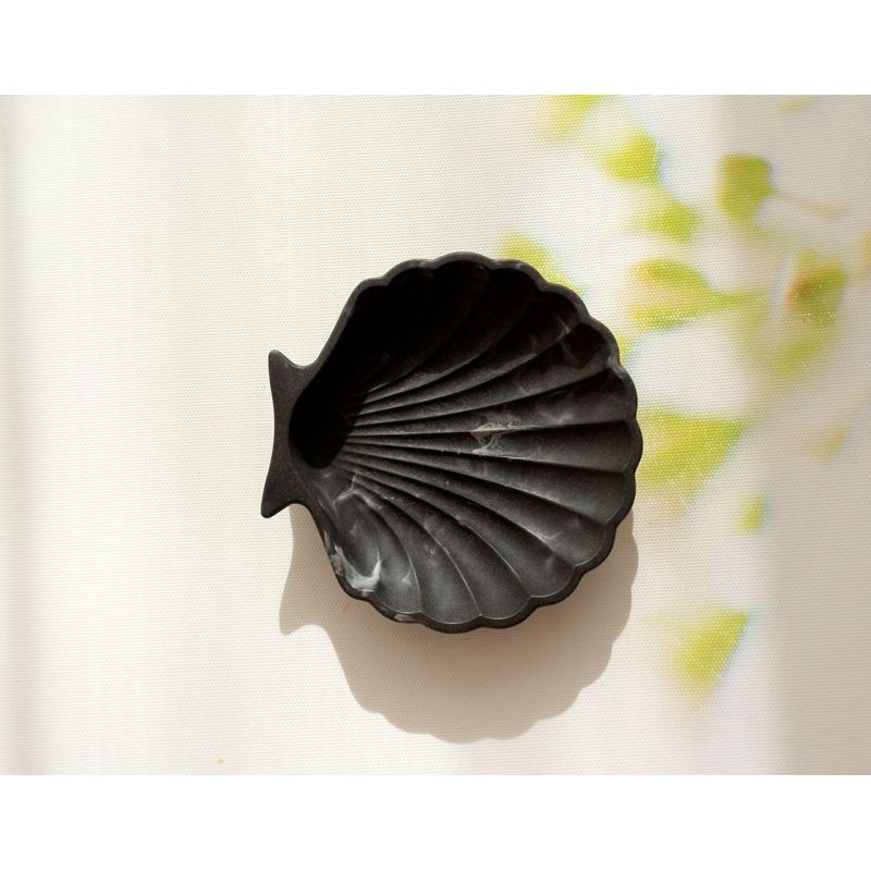 Casa si Gradina - Decoratiuni - Obiecte decorative - Vaze si boluri decorative - Suport scoica marble negru - Infinity.ro