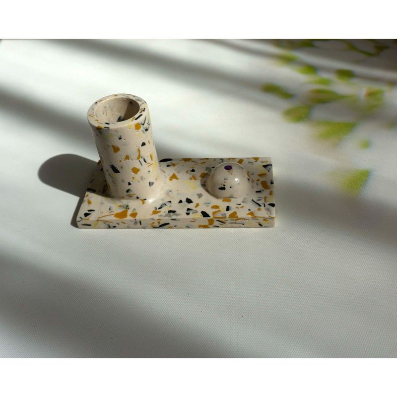 Casa si Gradina - Decoratiuni - Aromaterapie si lumanari - Difuzoare aromaterapie - Suport betisoare parfumate Terrazzo alb + set 20 betisoare - Infinity.ro