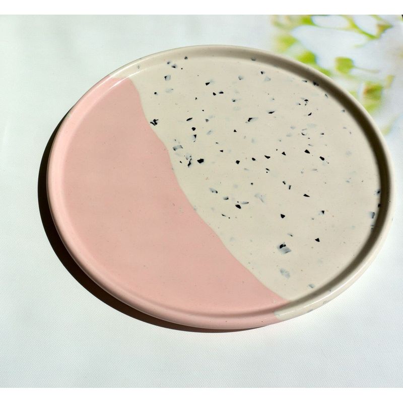 Casa si Gradina - Bucatarie si vesela - Ustensile bucatarie - Tavi servire - Platou rotund Rose roz alb 27 cm - Infinity.ro