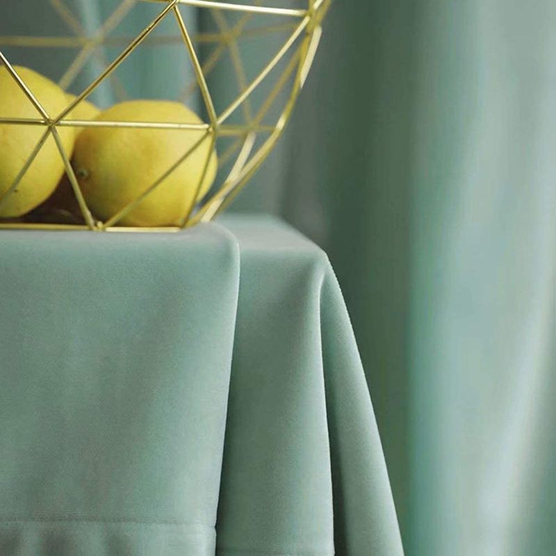 Casa si Gradina - Textile si covoare - Perdele si draperii - Draperii - Set draperii din catifea cu inele negre, Madison, 200x245 cm, densitate 700 g/ml, Sage Green, 2 buc - Infinity.ro