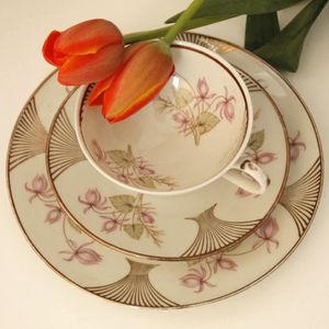 Lumanare parfumata turnata in set de portelan reutilizabil, Povesti