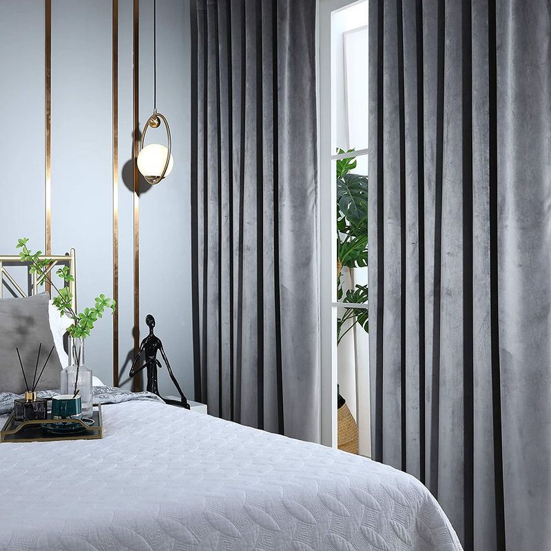 Casa si Gradina - Textile si covoare - Perdele si draperii - Draperii - Set draperii din catifea cu inele argintii, Madison, 200x265 cm, densitate 700 g/ml, Shadow, 2 buc - Infinity.ro